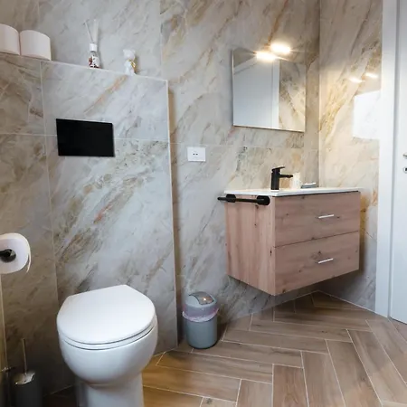 Real Estate Dream Apartment *